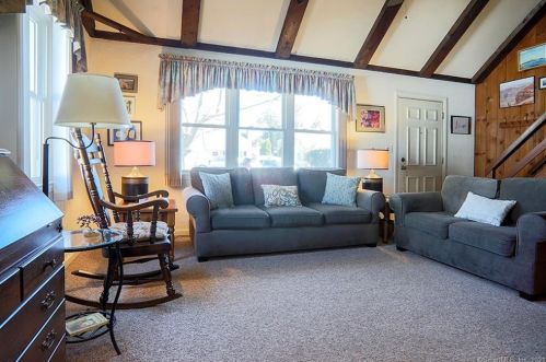 10 Friendly Rd, Norwalk, CT 06851 exterior