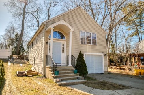 7 Pine Ridge Rd, Webster, MA 01570 exterior