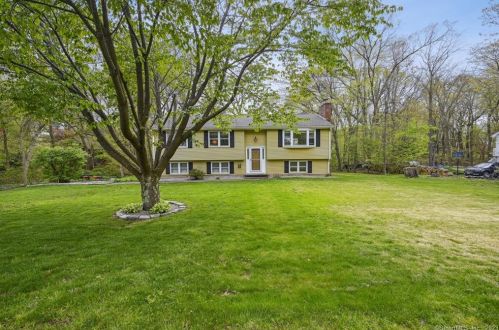 9 Cedar Ridge Rd, East Hampton, CT 06424 exterior