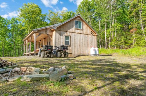 165 Sugar Hill Rd, Colebrook, NH 03576 exterior