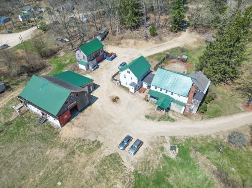 1240 Franklin Pierce Hwy, Barrington, NH 03884 exterior
