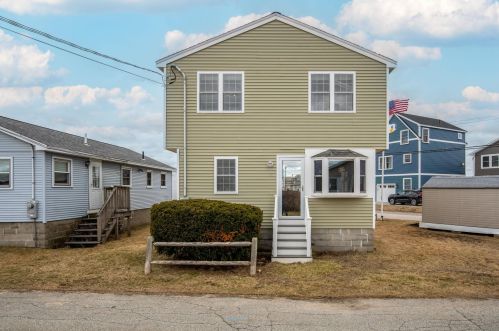 2 Battcock Ave, Hampton Beach, NH 03842 exterior