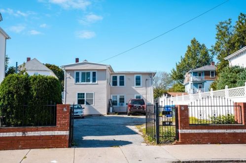 7 Deborah St, Providence, RI 02909 exterior