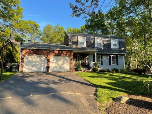 11 Silver Maple Dr, Coventry, RI 02816 exterior