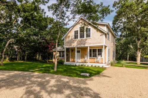 6 Old Squaw Cir, Edgartown, MA 02539 exterior
