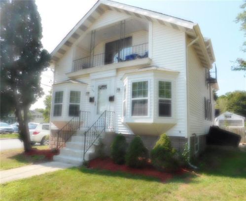 1005 Shore Rd, Warwick, RI 02889 exterior