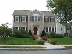 4 Pine Meadow Dr, Newton, MA 02466 exterior