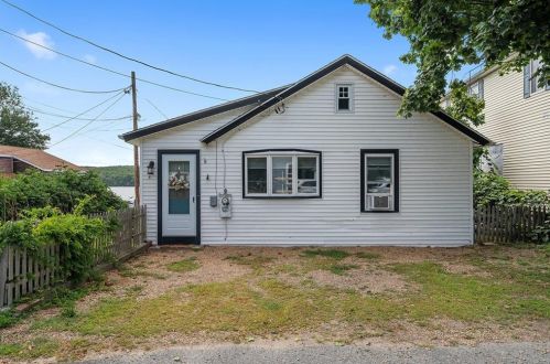 4 Lakeview Ter, Pascoag, RI 02859 exterior