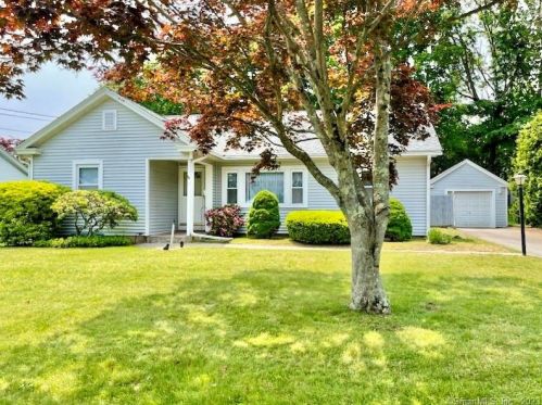 17 Rogers Rd, Portland, CT 06480 exterior