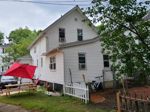 34 Florence St, Worcester, MA 01610 exterior