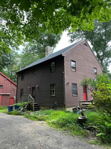 9 Oldham Rd, Raymond, NH 03077 exterior