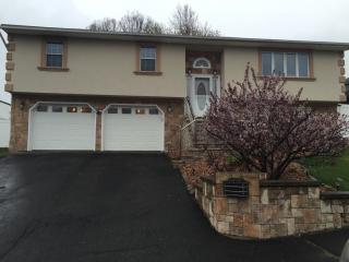 72 Fox Run Rd, Waterbury, CT 06708 exterior