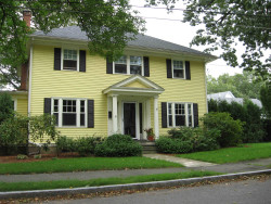 4 Crown St, Newton, MA 02466 exterior