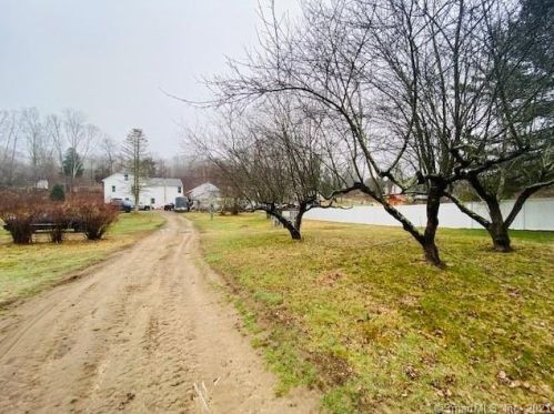 184 Newent Rd, Norwich, CT 06351 exterior