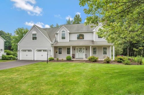 272 Pin Oak Dr, Southington, CT 06489 exterior