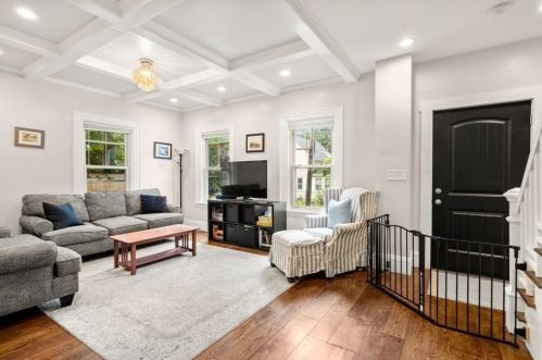 72 Barrows St, Dedham, MA 02026 exterior