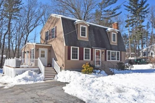 35 Emery Rd, Townsend, MA 01469 exterior