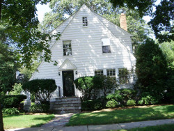 157 Woodcliff Rd, Newton, MA 02461 exterior