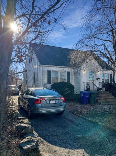 805 Ruth St, Bridgeport, CT 06606 exterior