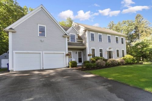 18 Beverly Rd, Bedford, MA 01730 exterior