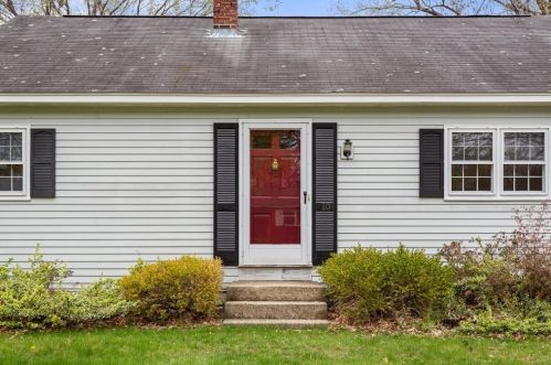 10 Charron Dr, Newburyport, MA 01950 exterior