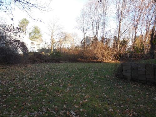 1 Regent Cir, Walpole, MA 02032 exterior