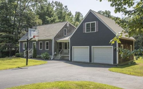 143 Hill St, Raynham, MA 02767 exterior