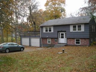43 Jones Hollow Rd, East Hampton, CT 06447 exterior
