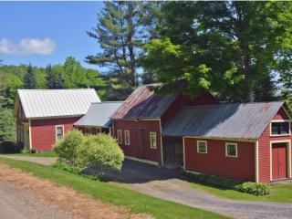 83 Webster Rd, Roxbury, VT 05669 exterior