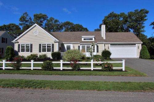 29 Schooner Ln, Hyannis, MA 02601 exterior