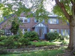 14 Leonard Ave, Newton, MA 02465 exterior