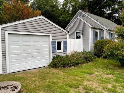 50 Boston Post Rd, Lyme, CT 06371 exterior