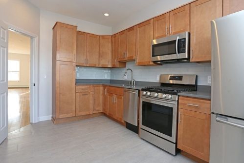 102 Union Park St, Roxbury-Xing, MA 02118 exterior