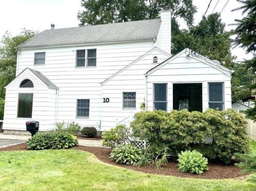 10 Richelieu St, Norwalk, CT 06850 exterior