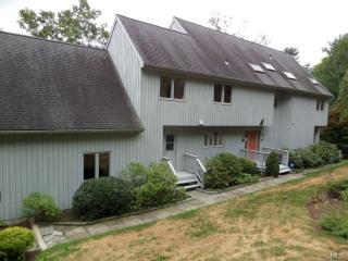 1 Doubleday Ln, Ridgefield, CT 06877 exterior