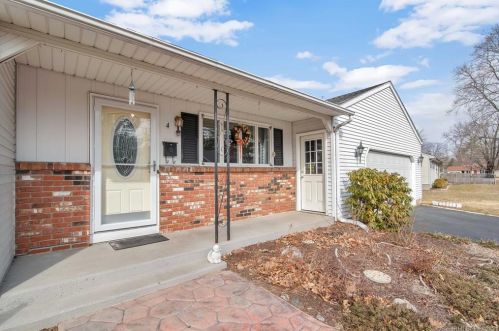 4 Carriage Dr, Enfield, CT 06082 exterior