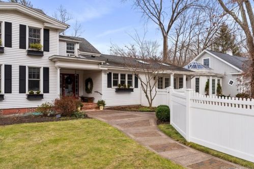 53 Maple Ave, North-Haven, CT 06473 exterior