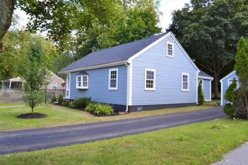 4 Hammond Rd, Hopedale, MA 01747 exterior