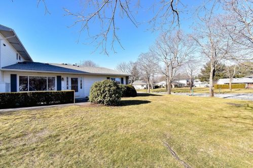 632 Pocasset Ct, Warwick, RI 02886 exterior
