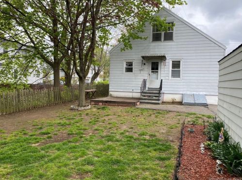 1673 Capitol Ave, Bridgeport, CT 06604 exterior