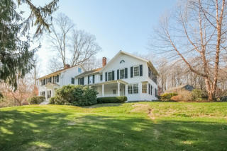 19 Lovers Ln, Wilton, CT 06897 exterior