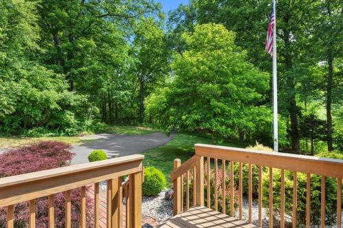 135 Sumner Wood Rd, Durham, CT 06422 exterior