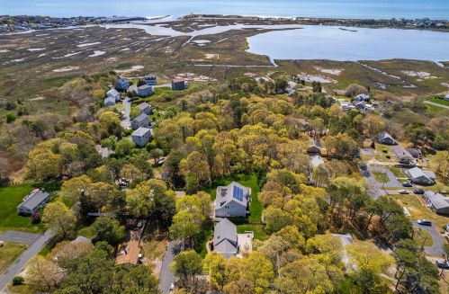 65 Nearmeadows Rd, Yarmouth, MA 02673 exterior