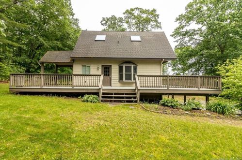 78 Osga Ln, Norwich, CT 06351 exterior