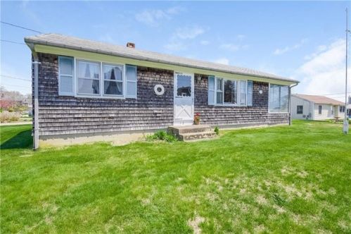 13 Tidewater Rd, Narragansett, RI 02882 exterior