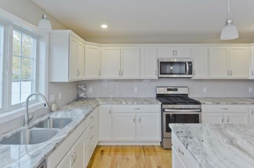 297 Gilbert Ave, Springfield, MA 01119 exterior