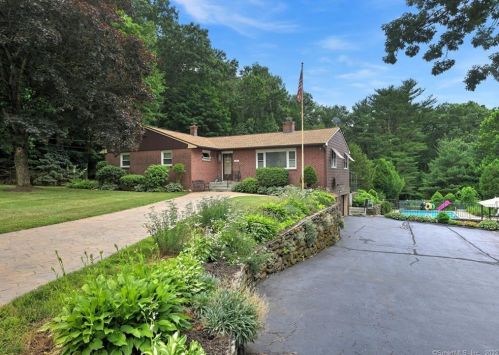 226 Parsonage Hill Rd, Northford, CT 06472 exterior
