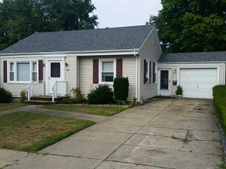 146 Ausdale Rd, Cranston, RI 02910 exterior