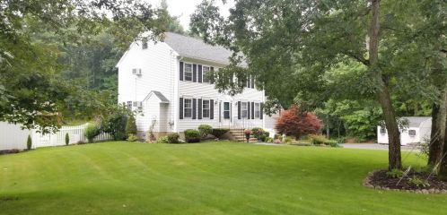 15 Smith Corner Rd, Plaistow, NH 03865 exterior