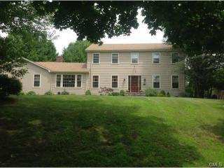 11 Pilgrim Ln, Upper Stepney, CT 06468 exterior